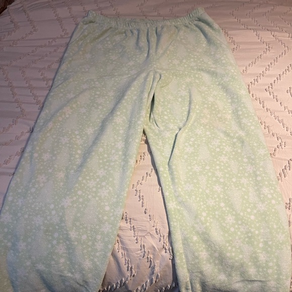 Secret Treasures Mint Green Women's Pajama Set - Picture 2 of 4